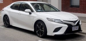 2017_Toyota_Camry_(ASV70R)_SX_sedan_(2018-11-02)_01